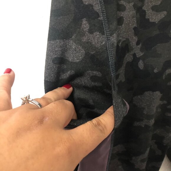 Fabletics Womens Powerhold Cropped Amethyst Camo Print Leggings Size Large - Picture 3 of 7
